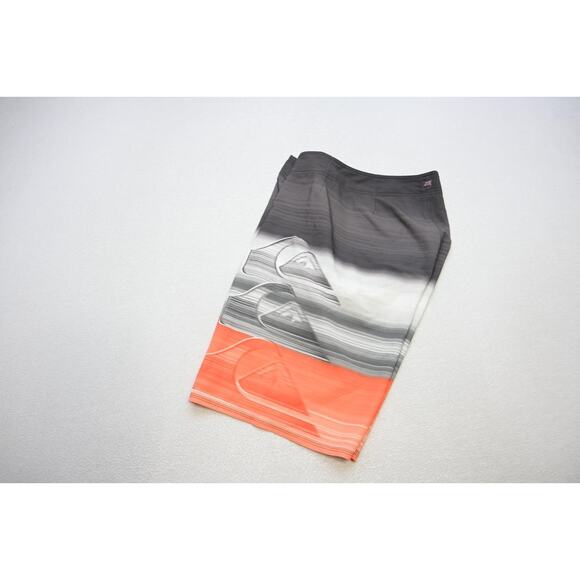 Quiksilver Stretch Board Shorts Striped Athletic Water Swim Mens Sz 34 - Picture 1 of 10